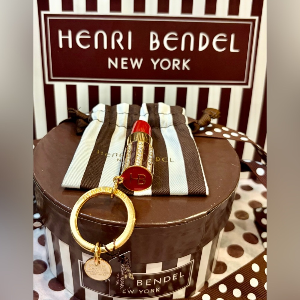 NWT HENRI BENDEL Red Lipstick Keychain, Gold Hardware & Crystals
Comes w/dusty - Picture 8 of 9